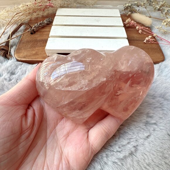Gorgeous Gemmy Rose Quartz Double Heart Carving - Picture 6 of 7